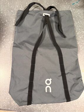 On Running Ambassador Pack in Shadow gray